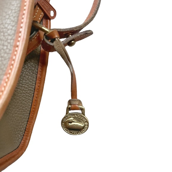 Dooney & Bourke Classic “All Weather” Large Duck British Tan/Taupe Crossbody Bag - Picture 4 of 12